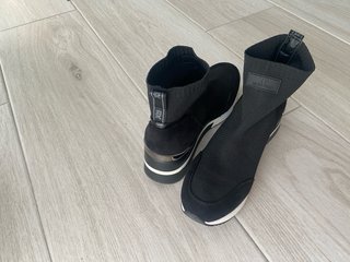 Botines Negros de Mujer