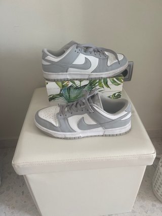Zapatillas Nike Gris y Blanco