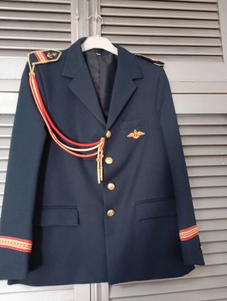 Traje de comunión azul marino para niño