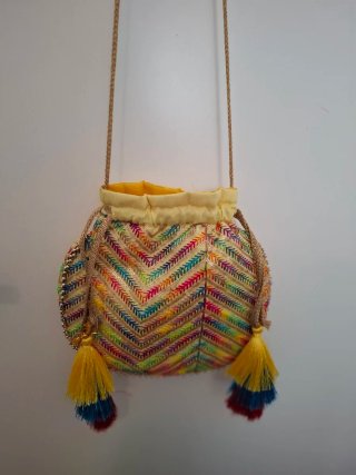 Bolso de fiesta multicolor con flecos
