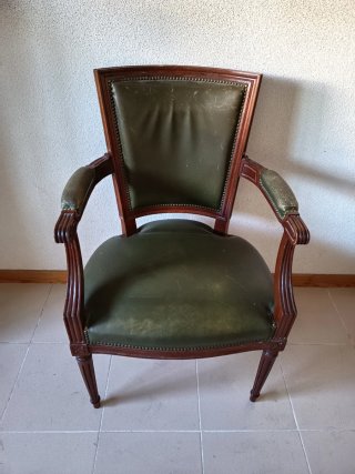Poltrona in Stile Antico in Legno e Pelle