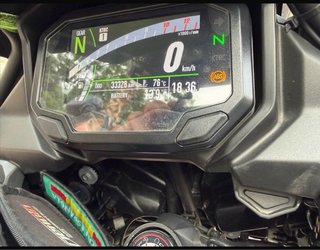 Moto Kawasaki Versys 650 2023 Negra