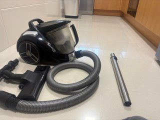 Aspirador Rowenta Compact Power XXL 900W