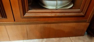 Mobile vetrina in legno