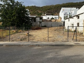 Solar de 265 m2 con vistas y orientación sur