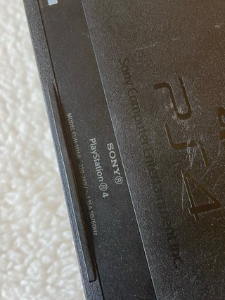 Console PlayStation 4 (PS4) per parti