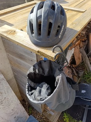 Casco y Bolsa Btwin
