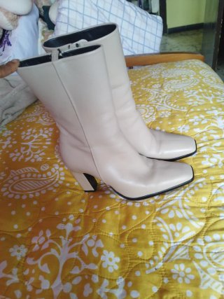 Botas Beige de Caña Media
