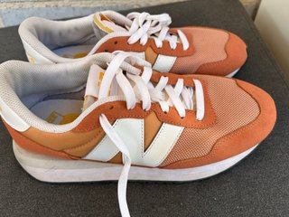 Bambas New Balance Naranjas y Blancas