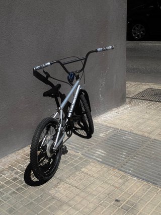 Bicicleta BMX Plateada