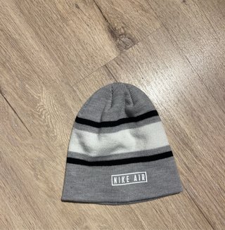 Gorro Nike Air Gris