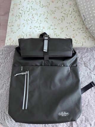 Mochila Eastpak UP ROLL para portátil 16