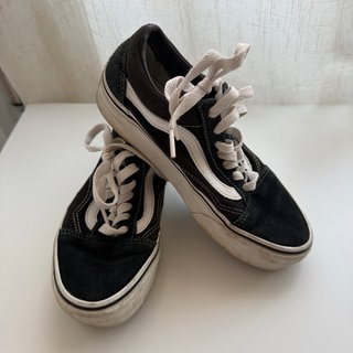Zapatillas Vans Old Skool negras con franja blanca