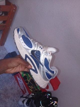 Zapatillas Nike Azul y Plateado
