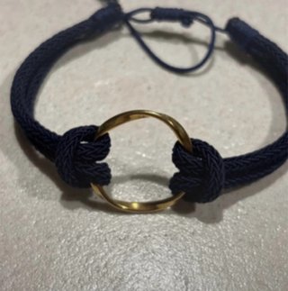 Pulsera Azul Marino con Aro Dorado
