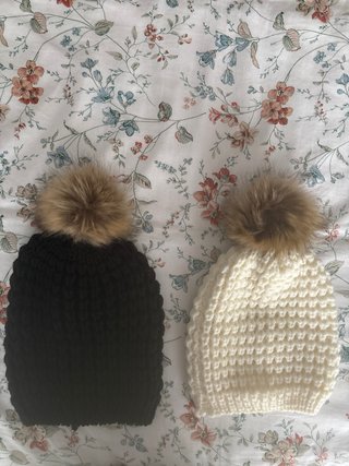 Gorros de lana con pompón