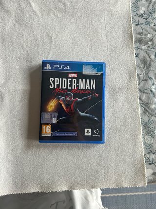 PS4 Slim (PlayStation 4) con giochi e controller