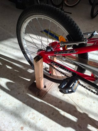 2 Soportes de madera para bicicleta