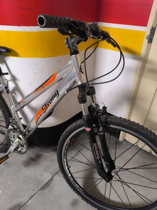 Bicicleta de montaña (MTB) rígida modelo Strong 26