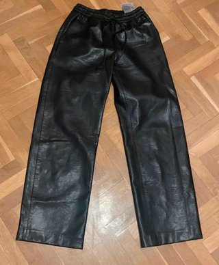 Pantalón Efecto Piel Zara XS