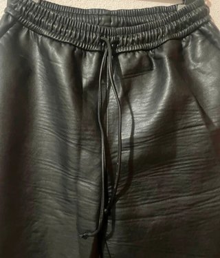 Pantalón Efecto Piel Zara XS
