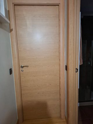 Puerta de interior de madera