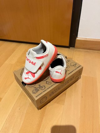 Botas Fútbol Infantil Puma talla 24