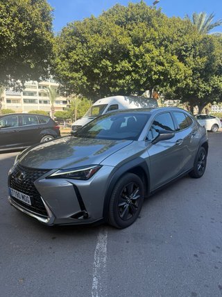 Lexus UX 2023