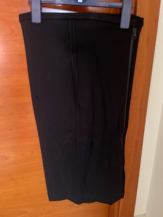 Falda Zara Midi Negra Talla M