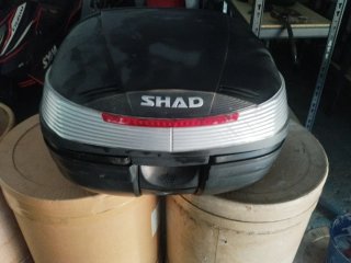 Baúl para moto SHAD