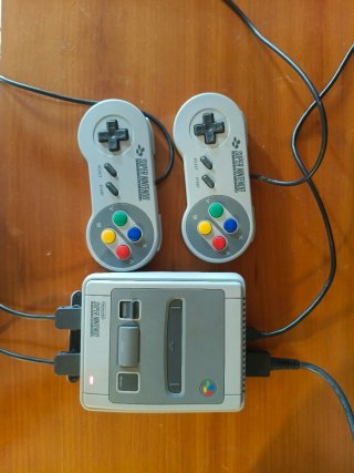 Super Nintendo Classic Mini + 2 Mandos + 21 Juegos