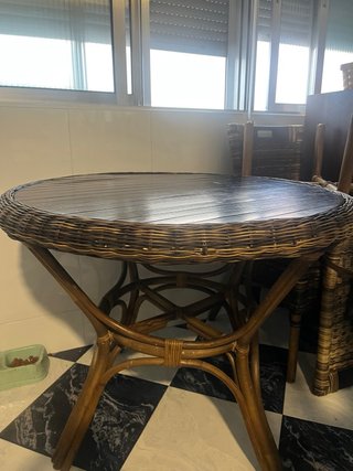 Conjunto Mesa redonda de mimbre y teka mas 4 silla