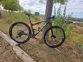 Trek supercaliber 2023 carbono doble suspension bt