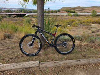 Trek supercaliber 2023 carbono doble suspension bt