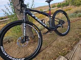 Trek supercaliber 2023 carbono doble suspension bt