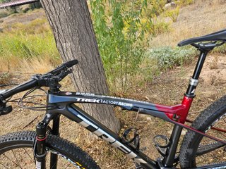 Trek supercaliber 2023 carbono doble suspension bt