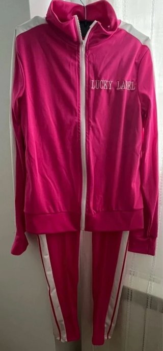 Conjunto deportivo Lucky Label rosa y blanco