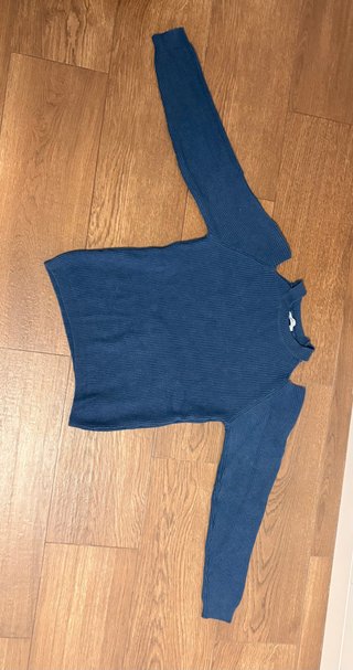 Jersey azul marino hombros descubiertos