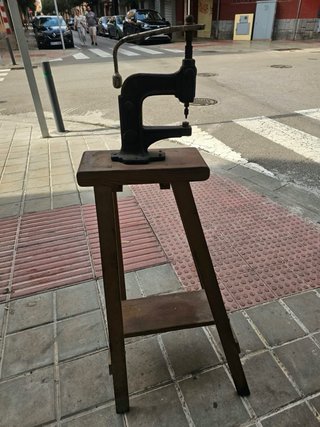 Máquina Antigua de Hierro