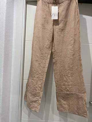 Pantalón Zara rayas efecto arrugado