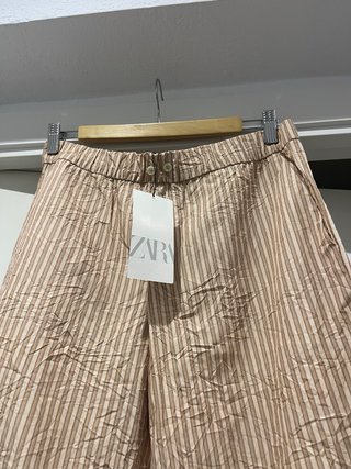 Pantalón Zara rayas efecto arrugado