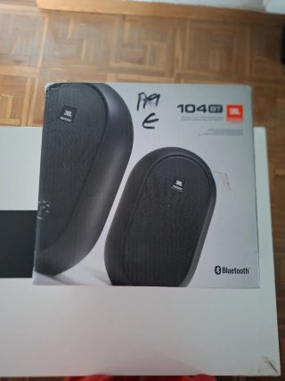 Altavoces JBL 104-BT
