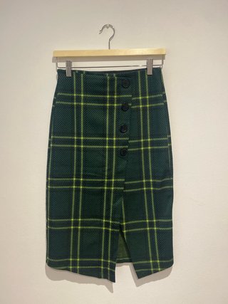 Falda midi de Stradivarius