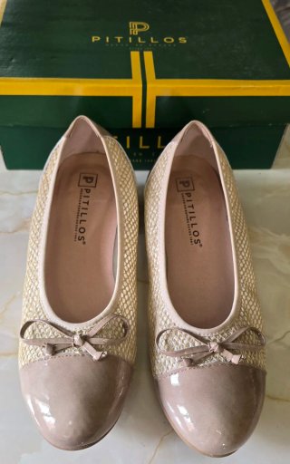 Zapatos Pitillos charol taupe