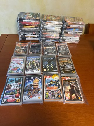 Lotto di 50 giochi PSP (PlayStation Portable)