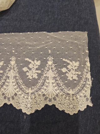 Puntilla traje de fallera blanco roto