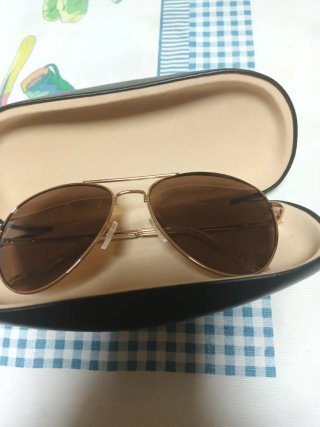 Gafas de sol aviador doradas y marrones