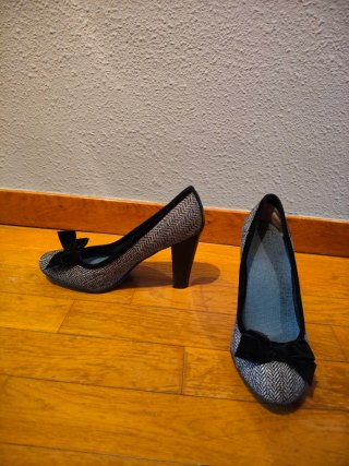 Zapatos de tacón con lazo