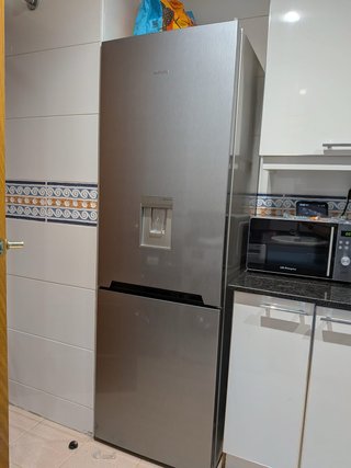 Frigorífico combi WINIA No Frost + dispensador