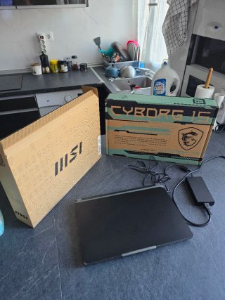 MSI Cyborg 15 AI A1VFK Gaming Laptop